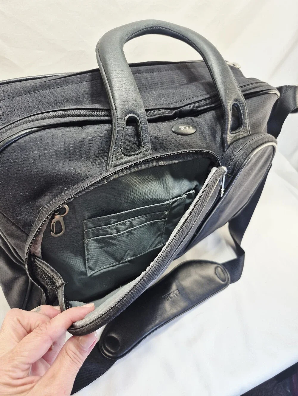 Tumi Expandable Laptop Briefcase Ballistic Nylon Multi Pocket Black Strap 25720